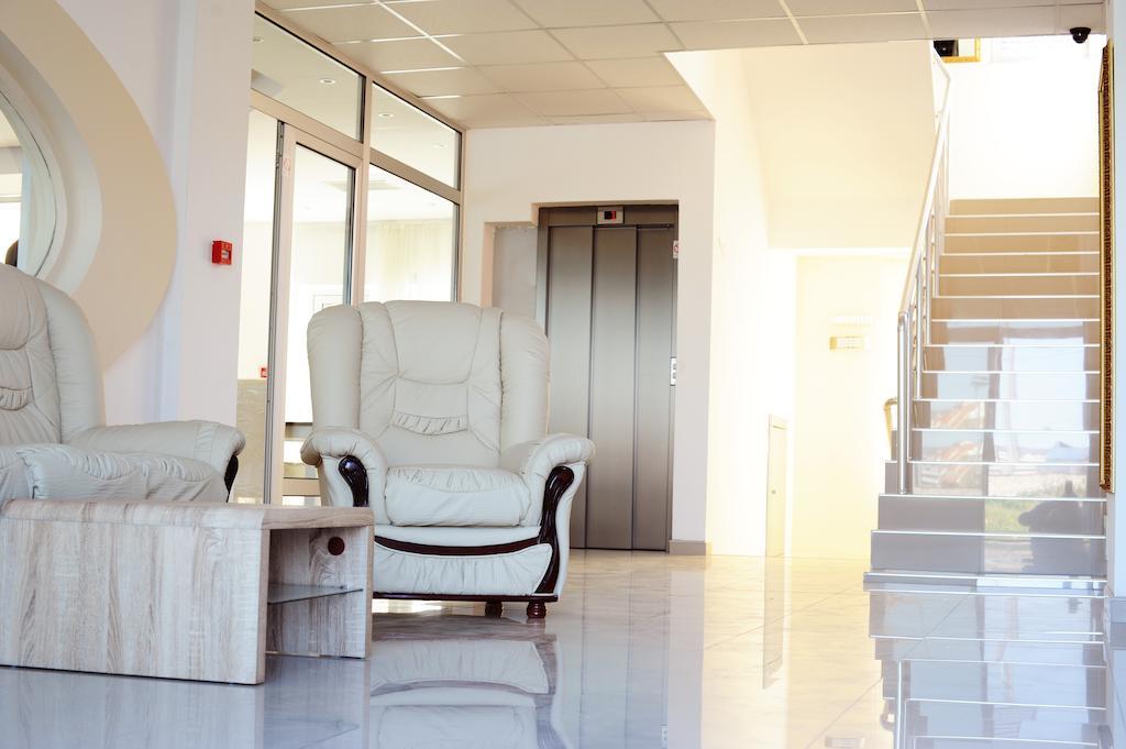 Garni Hotel Crystal Ice Ni Eksteriør billede