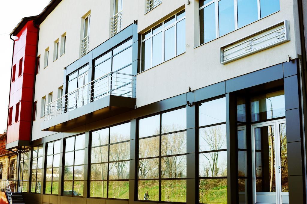 Garni Hotel Crystal Ice Ni Eksteriør billede