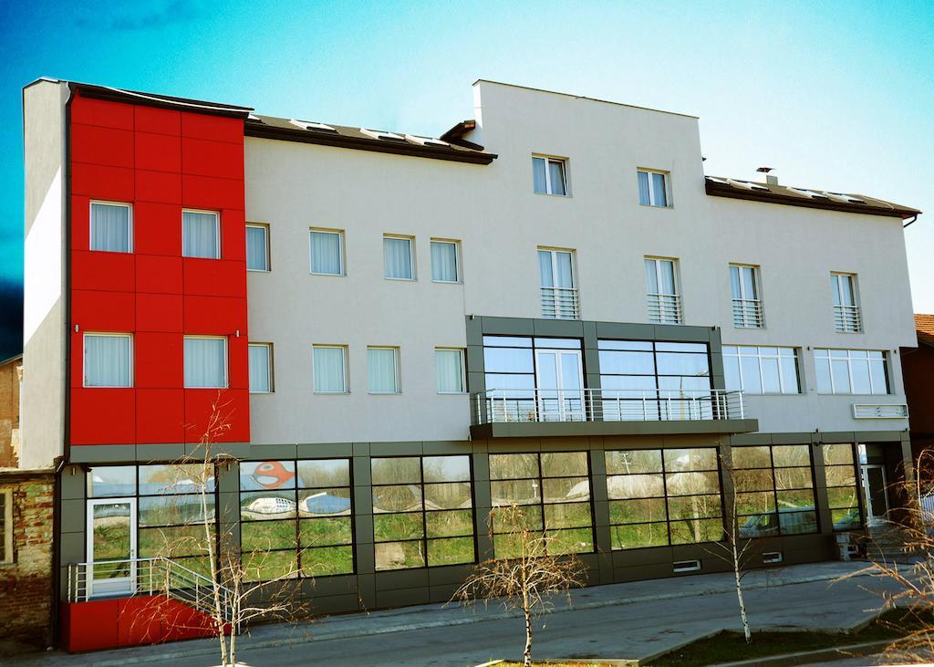 Garni Hotel Crystal Ice Ni Eksteriør billede