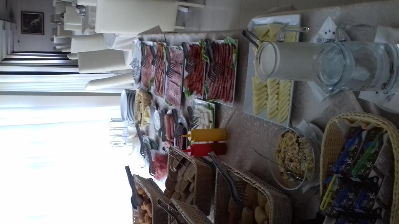 Garni Hotel Crystal Ice Ni Eksteriør billede
